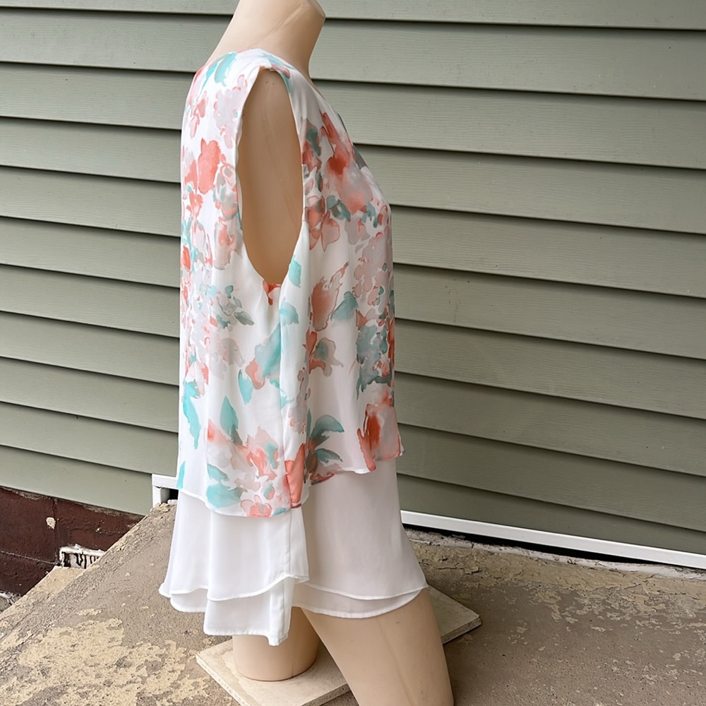 Like new Calvin Klein asymmetrical sleeveless dressy top - Picture 5 of 11